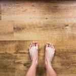 barefoot-2617757_1280