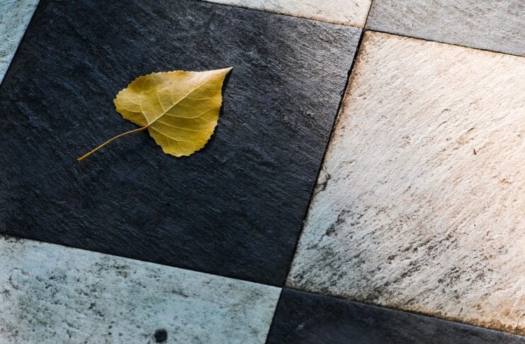 Styl retro na ścianach – powrót kultowych wzorów lat 70.