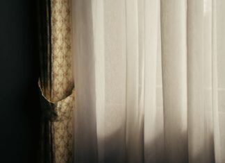 Jak prać firany i zasłony aby nie straciły kształtu i koloru po latach Jak prać firany i zasłony aby nie straciły kształtu i koloru po latach